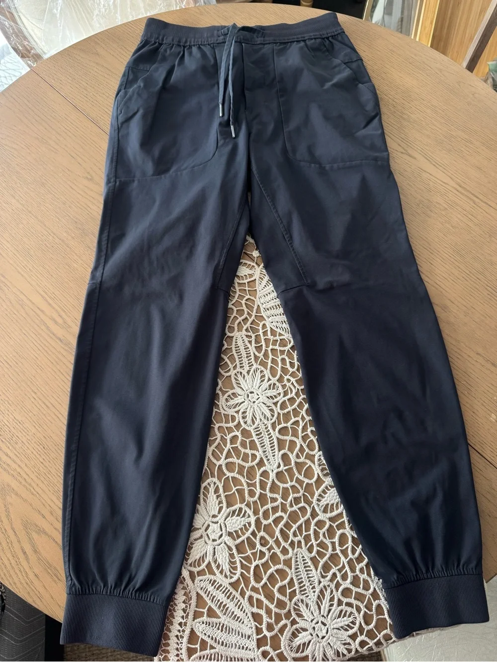 Lululemon Men’s Black Jogger Pants Drawstring Stretch Size Small